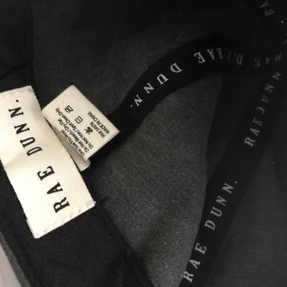 Rae Dunn x David & Young Let It Snow Embroidered Snowman Hat Grey NWT - Picture 6 of 7